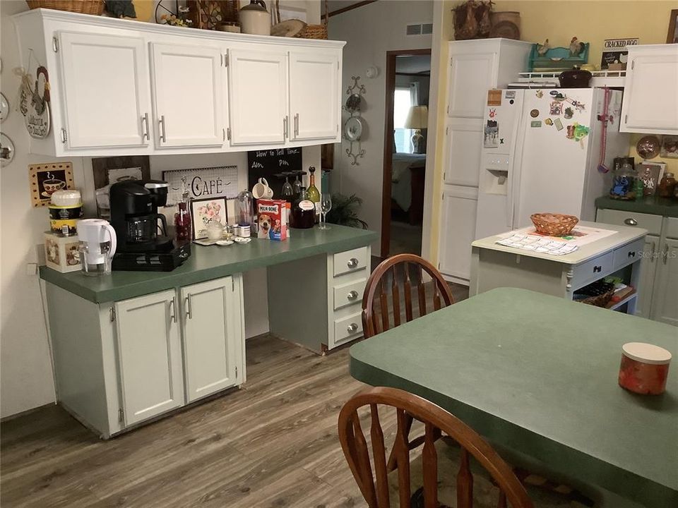 На продажу: $250,000 (3 спален, 2 ванн, 1998 Квадратных фут)