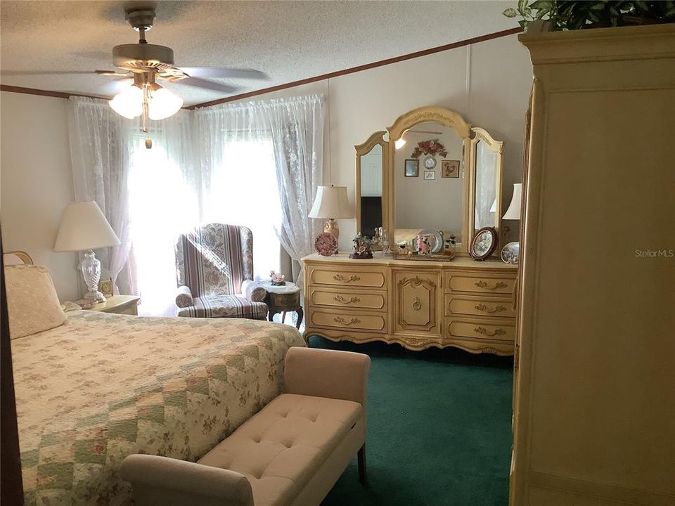 На продажу: $250,000 (3 спален, 2 ванн, 1998 Квадратных фут)