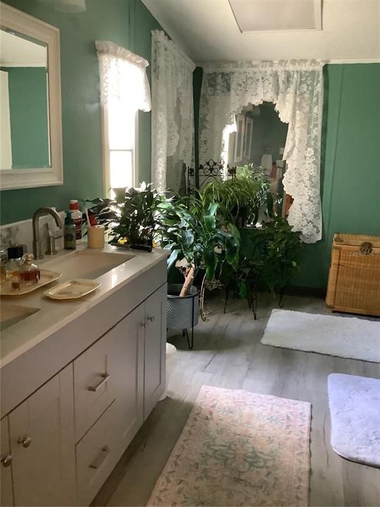 На продажу: $250,000 (3 спален, 2 ванн, 1998 Квадратных фут)