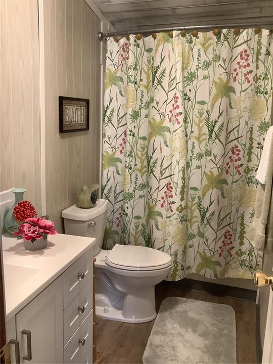 На продажу: $250,000 (3 спален, 2 ванн, 1998 Квадратных фут)