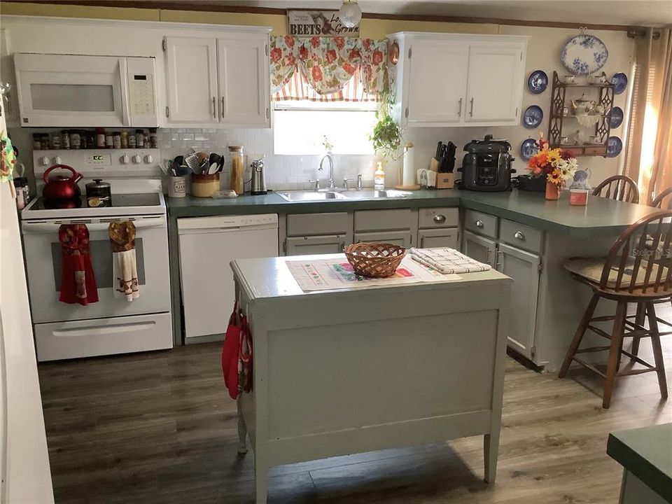 На продажу: $250,000 (3 спален, 2 ванн, 1998 Квадратных фут)