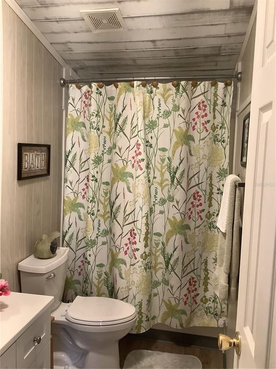 На продажу: $250,000 (3 спален, 2 ванн, 1998 Квадратных фут)