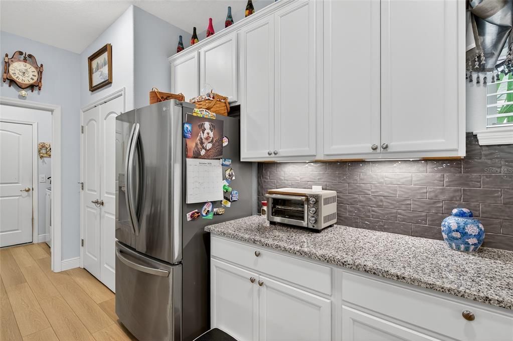 待售: $410,000 (4 贝兹, 2 浴室, 2003 平方英尺)