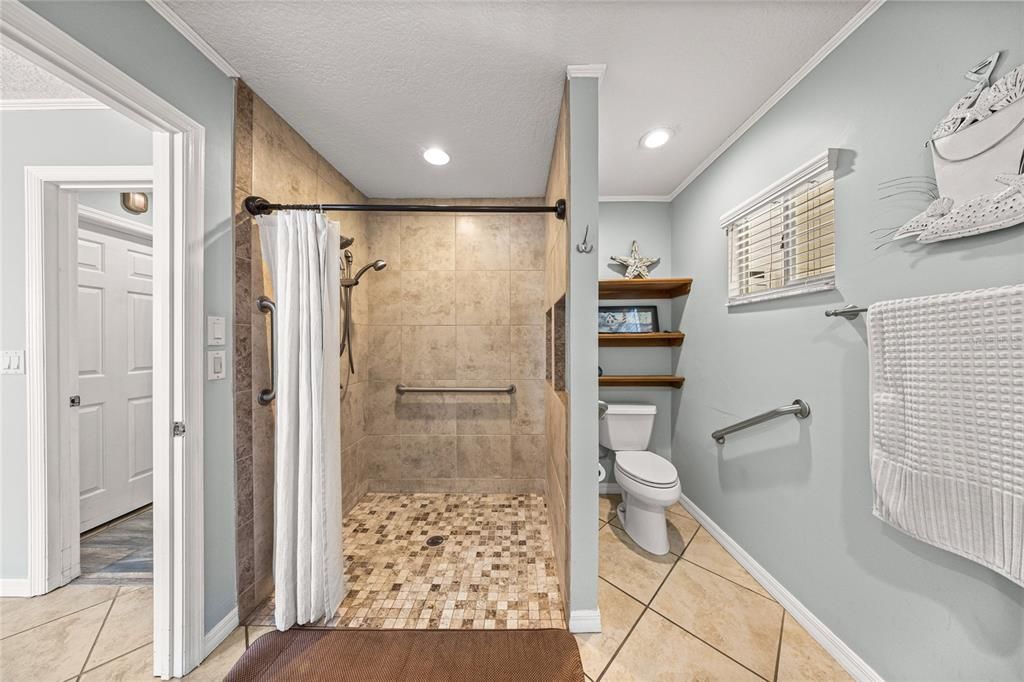 For Sale: $265,000 (3 beds, 2 baths, 1450 Square Feet)