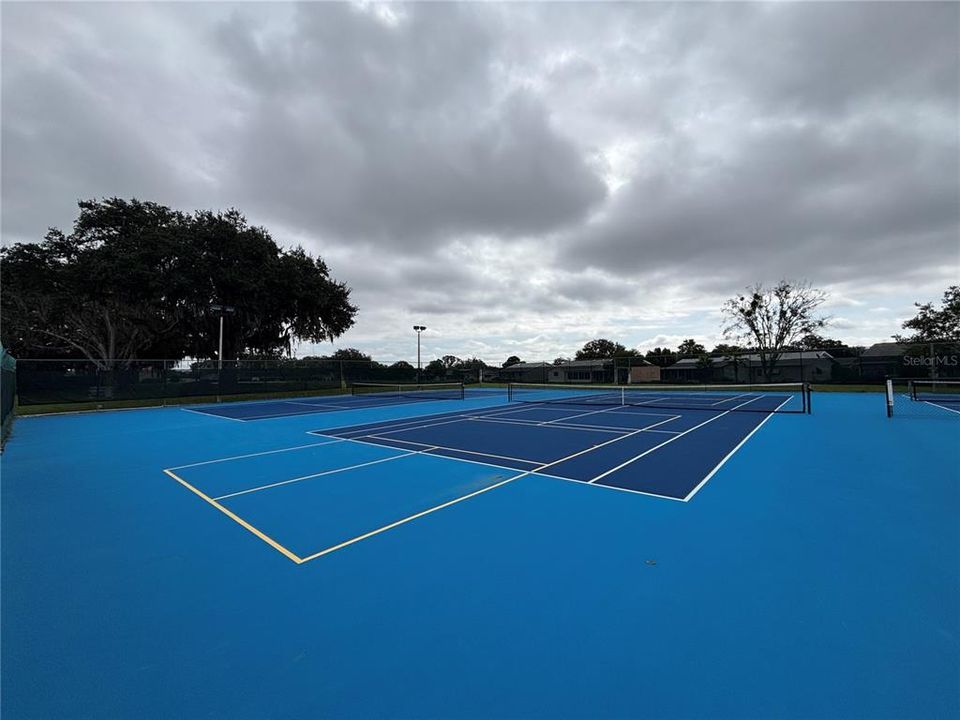 For Sale: $265,000 (3 beds, 2 baths, 1450 Square Feet)