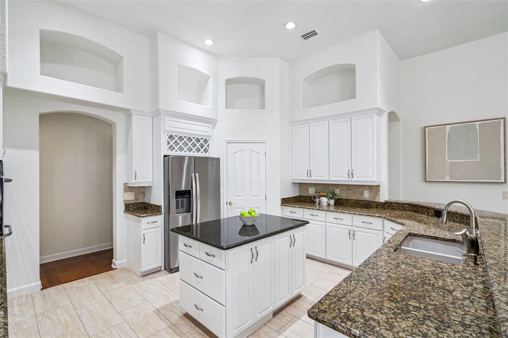 待售: $649,000 (4 贝兹, 3 浴室, 2886 平方英尺)