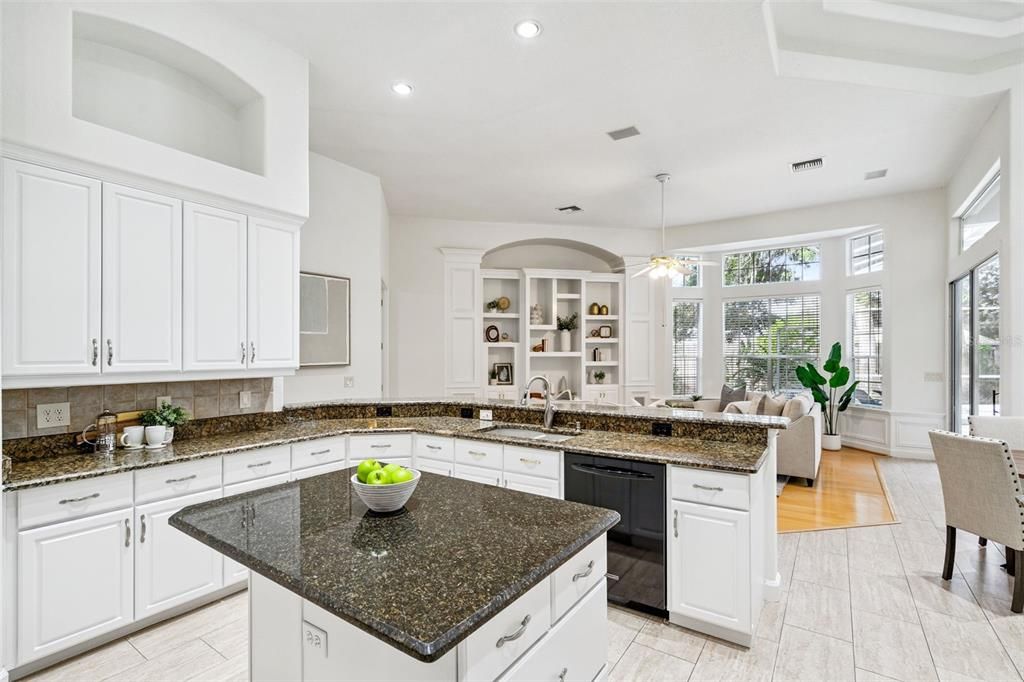 待售: $649,000 (4 贝兹, 3 浴室, 2886 平方英尺)