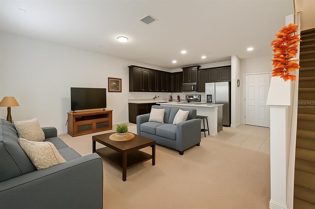 Active With Contract: $275,000 (2 beds, 2 baths, 1443 Square Feet)