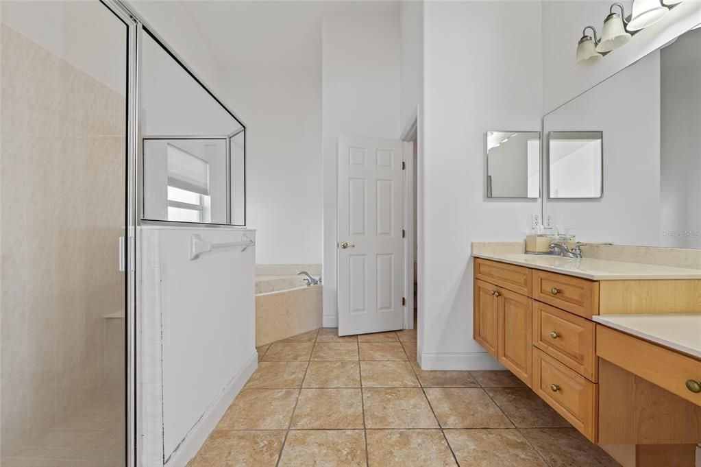 For Sale: $429,900 (3 beds, 3 baths, 1942 Square Feet)