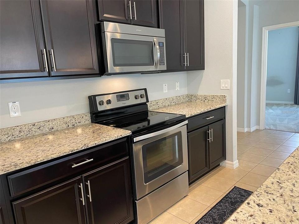 For Rent: $2,475 (4 beds, 2 baths, 1784 Square Feet)