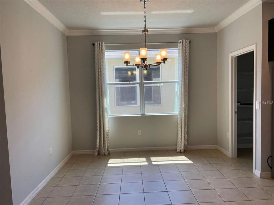 For Rent: $2,475 (4 beds, 2 baths, 1784 Square Feet)