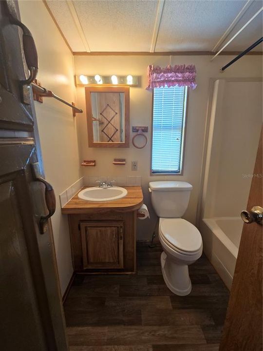 For Rent: $850 (1 beds, 1 baths, 450 Square Feet)