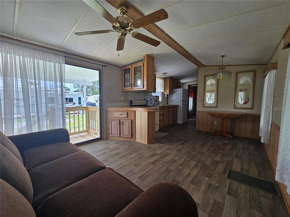 For Rent: $850 (1 beds, 1 baths, 450 Square Feet)