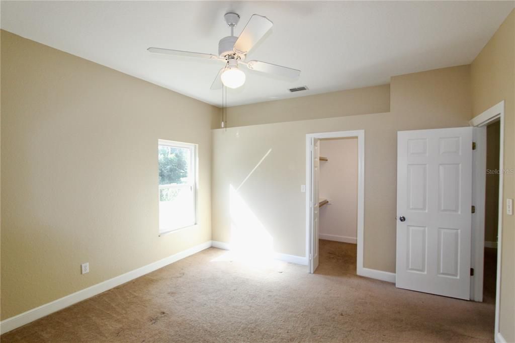 For Sale: $599,000 (6 beds, 3 baths, 3991 Square Feet)