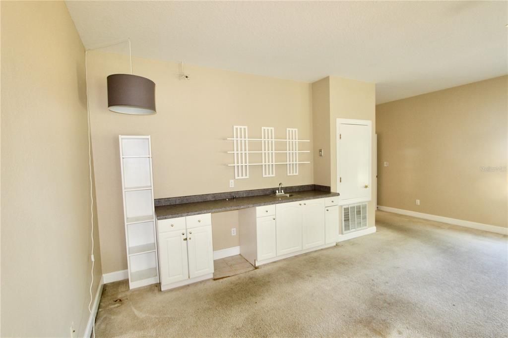 For Sale: $599,000 (6 beds, 3 baths, 3991 Square Feet)