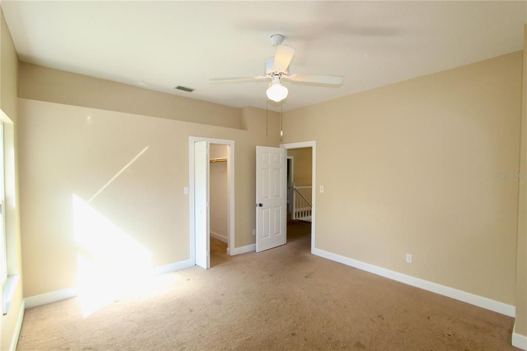 For Sale: $599,000 (6 beds, 3 baths, 3991 Square Feet)