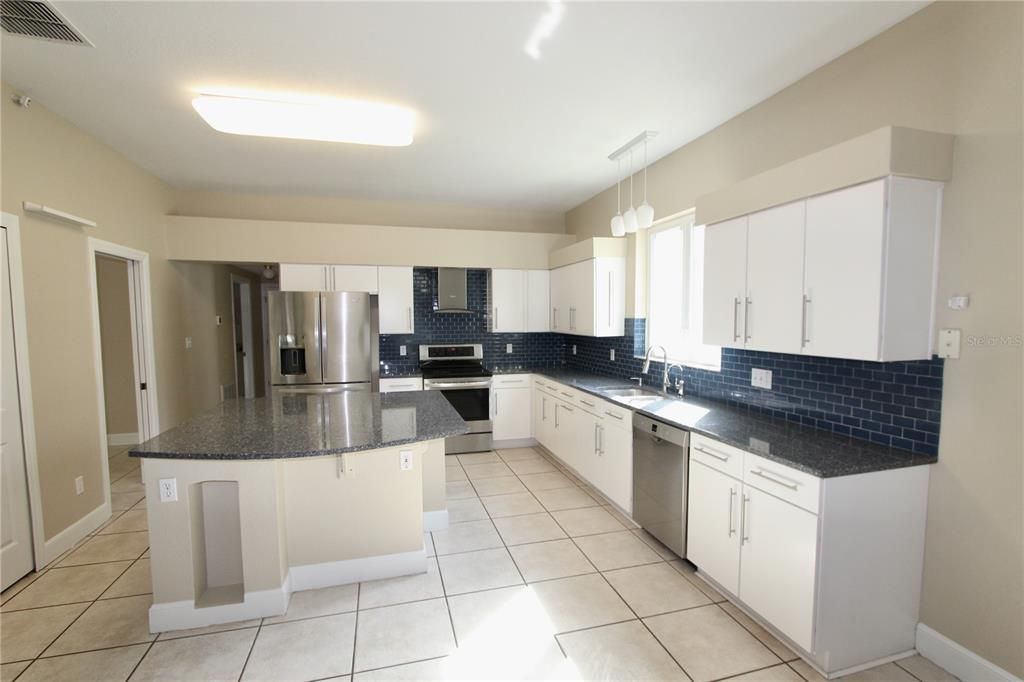 For Sale: $599,000 (6 beds, 3 baths, 3991 Square Feet)