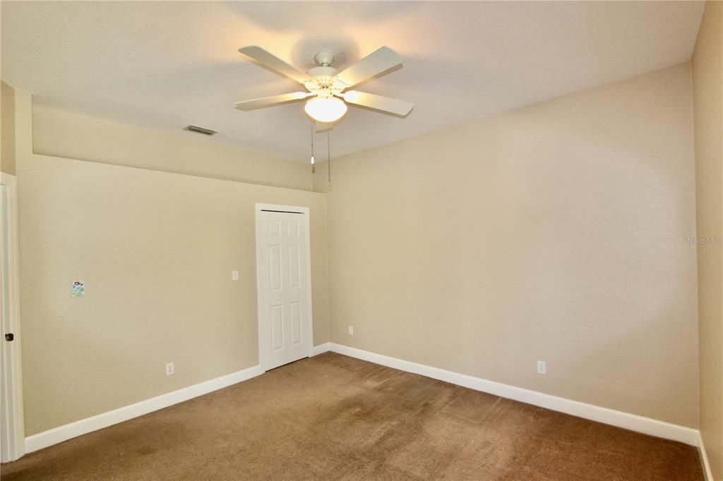 For Sale: $599,000 (6 beds, 3 baths, 3991 Square Feet)