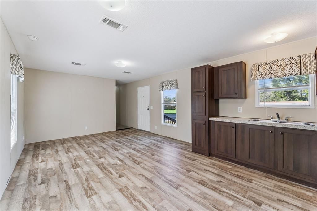 En Venta: $215,000 (3 camas, 2 baños, 924 Pies cuadrados)