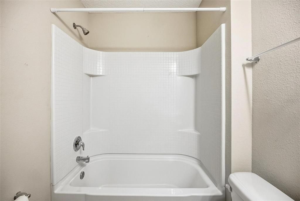 En Venta: $375,000 (3 camas, 3 baños, 2036 Pies cuadrados)