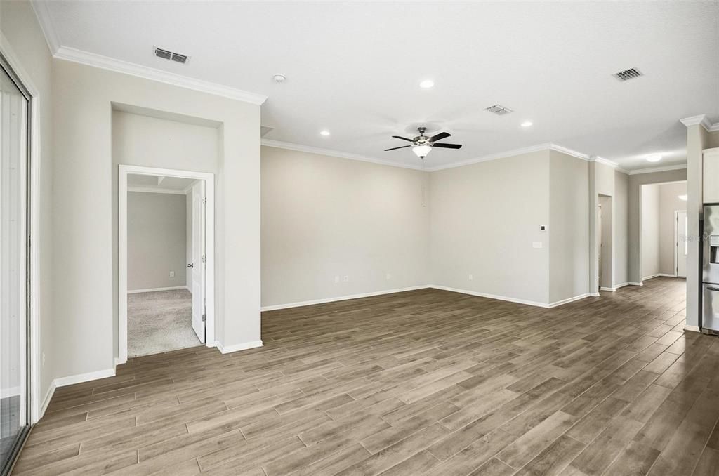 En Venta: $375,000 (3 camas, 3 baños, 2036 Pies cuadrados)