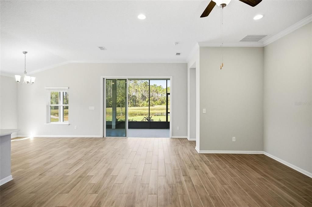 En Venta: $375,000 (3 camas, 3 baños, 2036 Pies cuadrados)