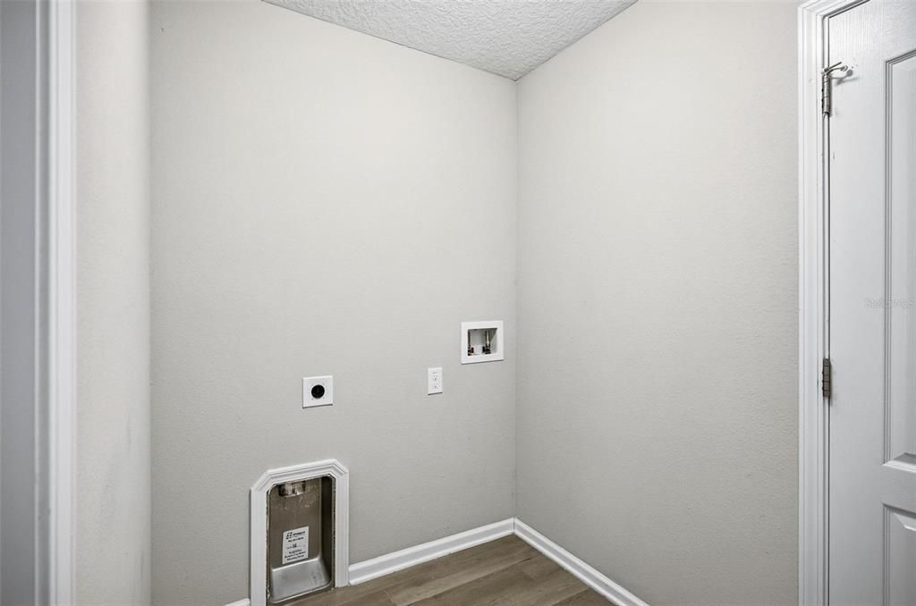 En Venta: $375,000 (3 camas, 3 baños, 2036 Pies cuadrados)