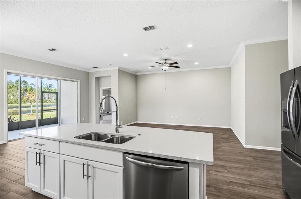 En Venta: $375,000 (3 camas, 3 baños, 2036 Pies cuadrados)