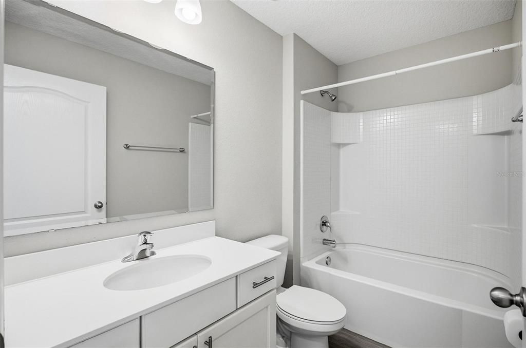 En Venta: $375,000 (3 camas, 3 baños, 2036 Pies cuadrados)