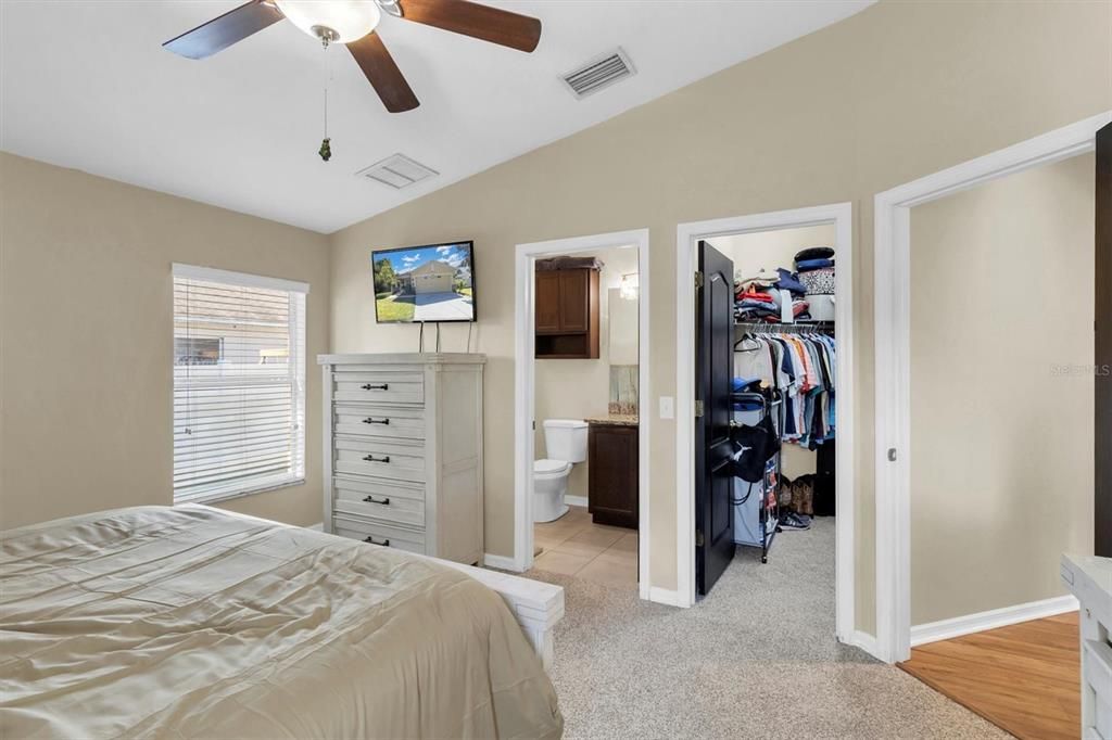 Activo con contrato: $295,000 (3 camas, 2 baños, 1509 Pies cuadrados)