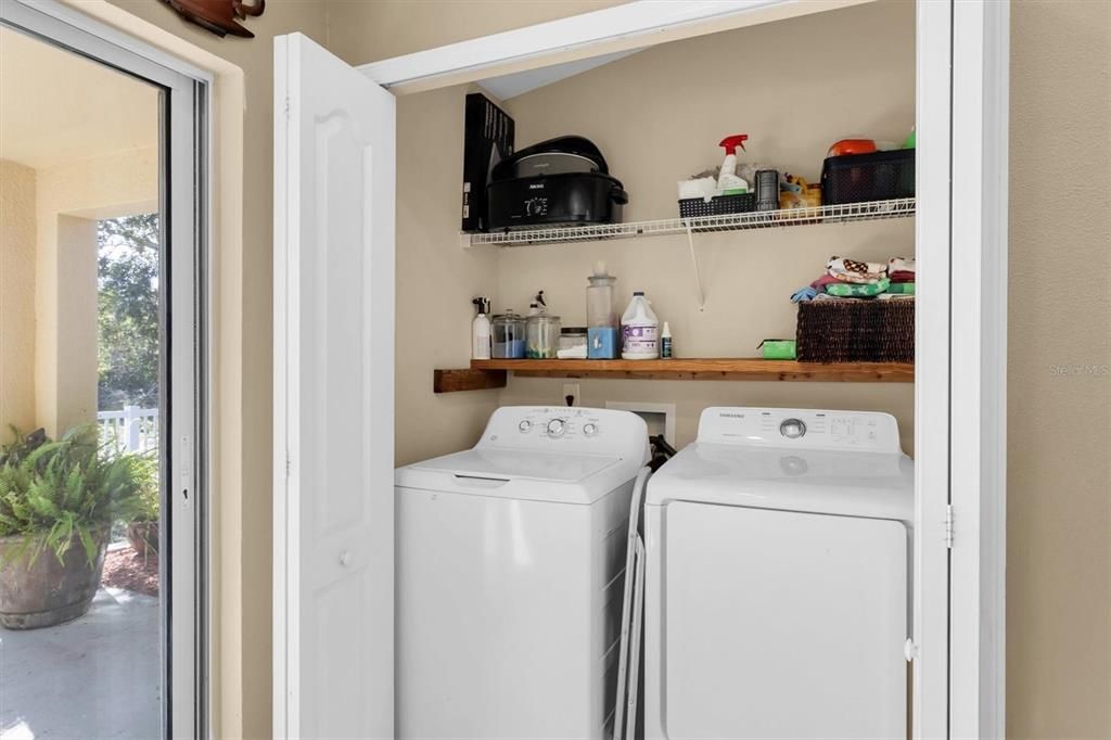 Activo con contrato: $295,000 (3 camas, 2 baños, 1509 Pies cuadrados)