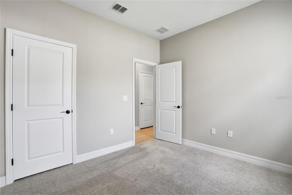 For Sale: $349,900 (4 beds, 3 baths, 1990 Square Feet)