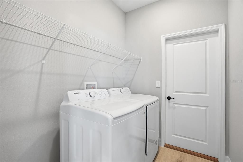 For Sale: $349,900 (4 beds, 3 baths, 1990 Square Feet)