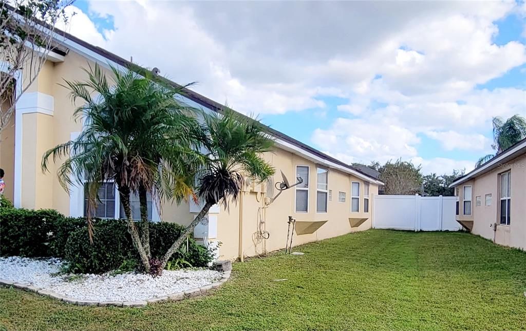 For Sale: $479,000 (4 beds, 2 baths, 2102 Square Feet)