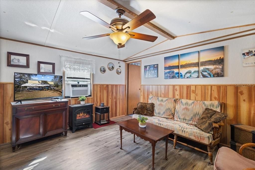 En Venta: $159,900 (2 camas, 1 baños, 810 Pies cuadrados)