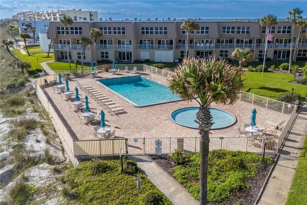 For Sale: $989,750 (2 beds, 2 baths, 1008 Square Feet)