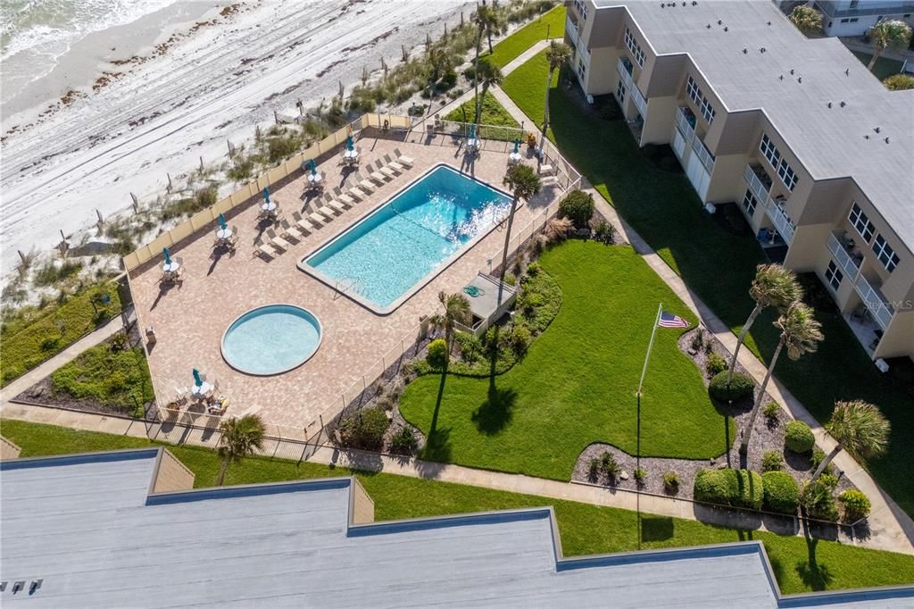 For Sale: $989,750 (2 beds, 2 baths, 1008 Square Feet)