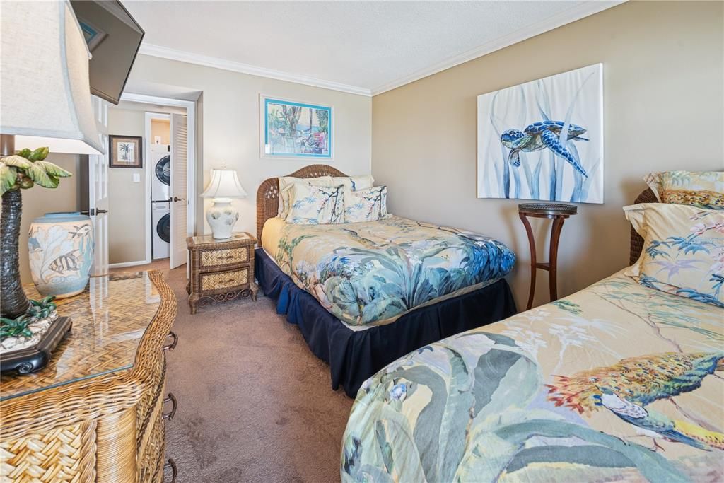 For Sale: $989,750 (2 beds, 2 baths, 1008 Square Feet)