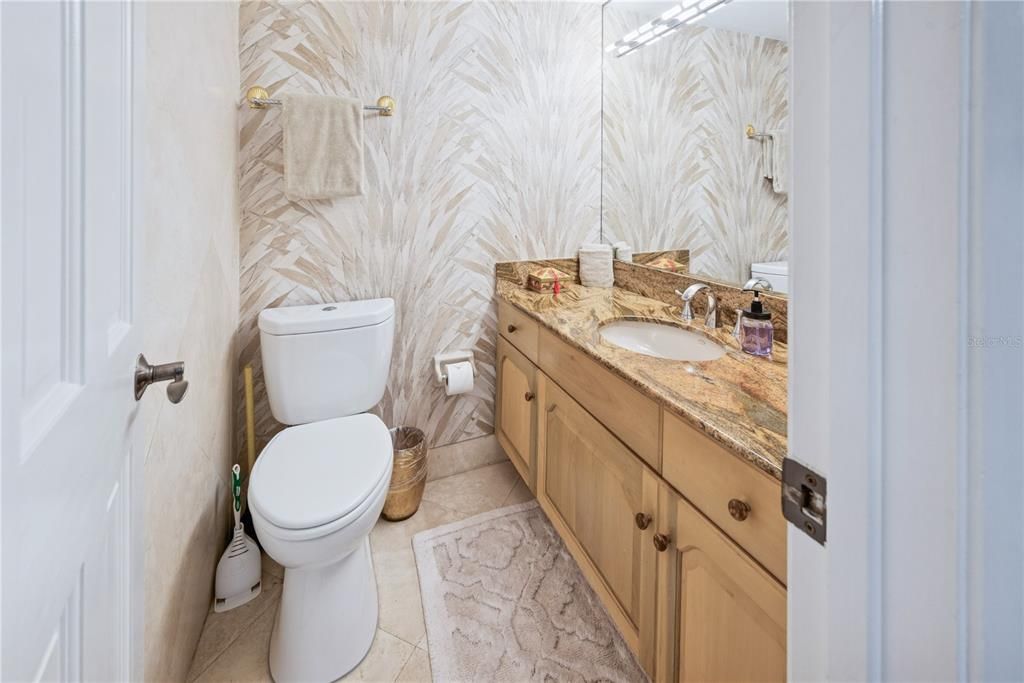 For Sale: $989,750 (2 beds, 2 baths, 1008 Square Feet)