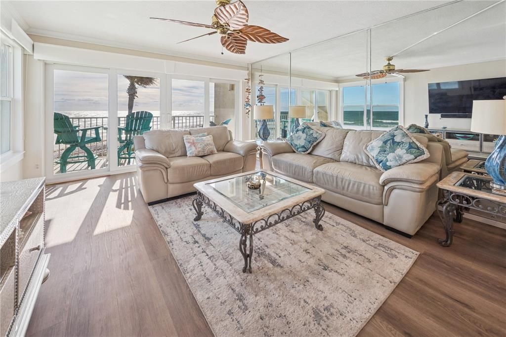 For Sale: $989,750 (2 beds, 2 baths, 1008 Square Feet)