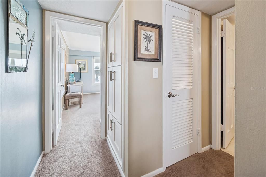 For Sale: $989,750 (2 beds, 2 baths, 1008 Square Feet)