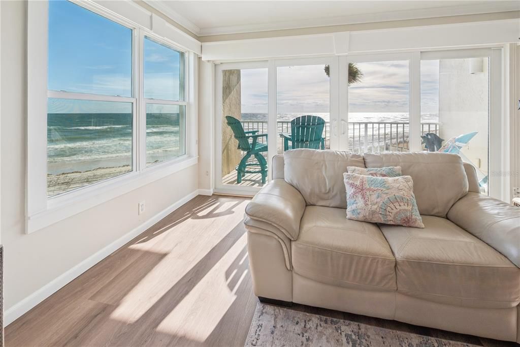 For Sale: $989,750 (2 beds, 2 baths, 1008 Square Feet)