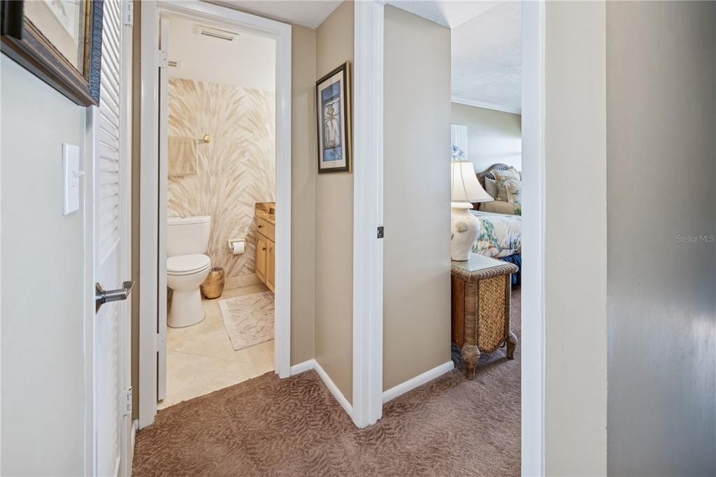 For Sale: $989,750 (2 beds, 2 baths, 1008 Square Feet)