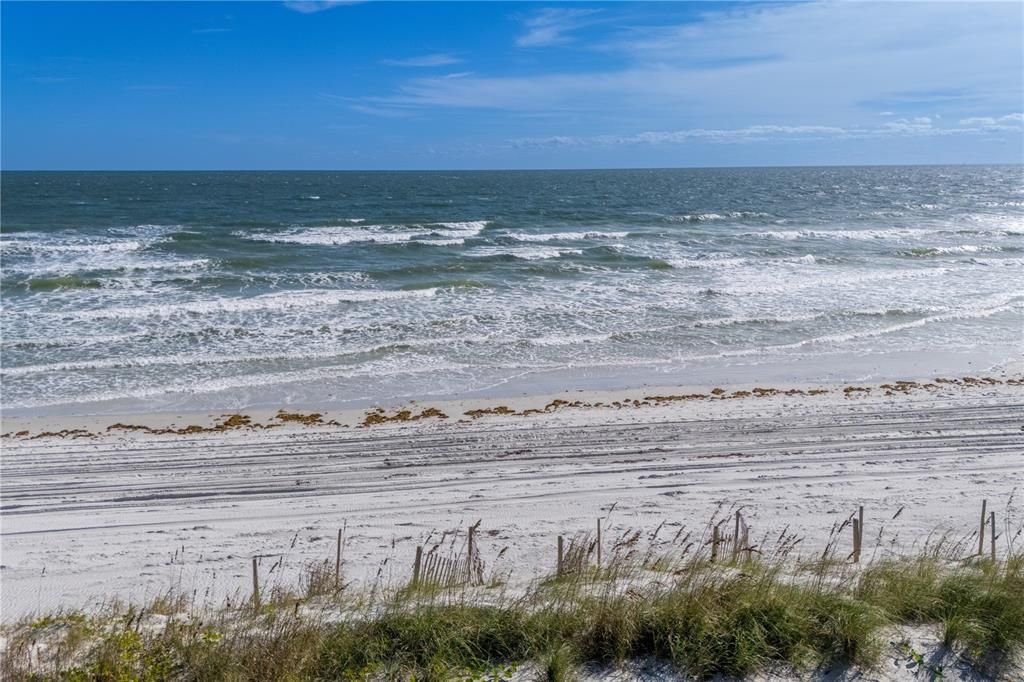 For Sale: $989,750 (2 beds, 2 baths, 1008 Square Feet)