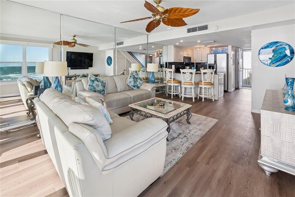 For Sale: $989,750 (2 beds, 2 baths, 1008 Square Feet)