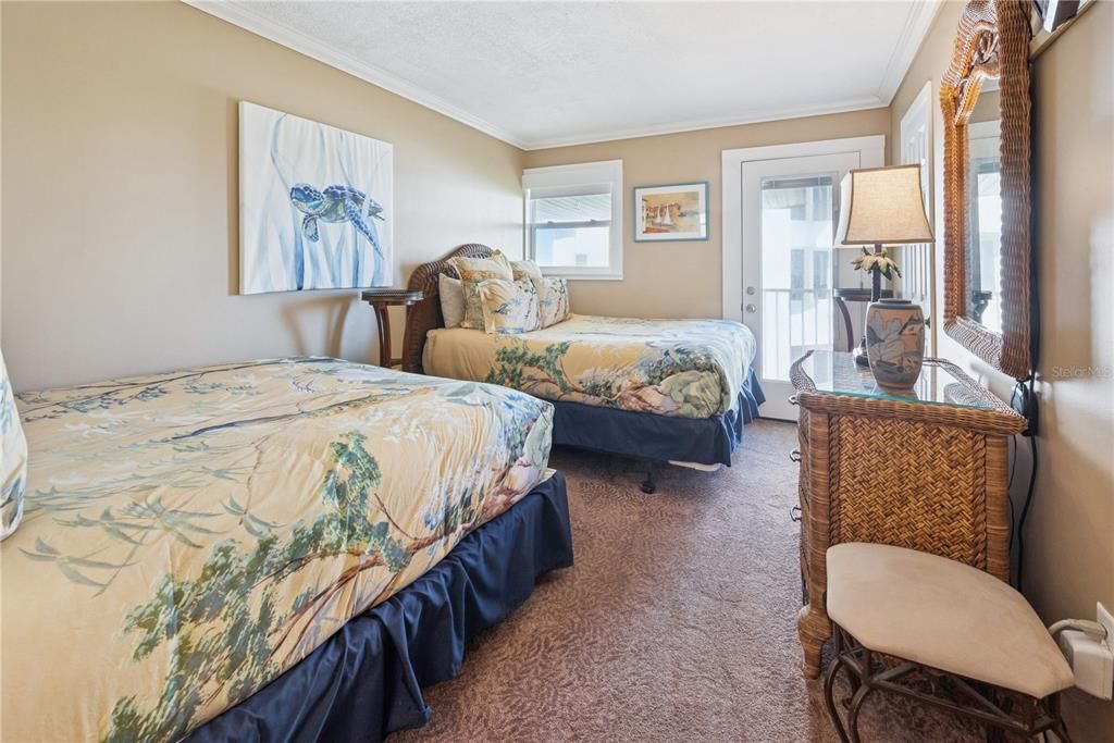 For Sale: $989,750 (2 beds, 2 baths, 1008 Square Feet)