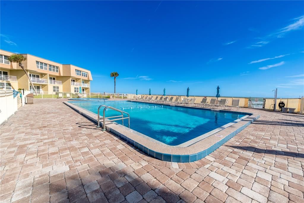 For Sale: $989,750 (2 beds, 2 baths, 1008 Square Feet)