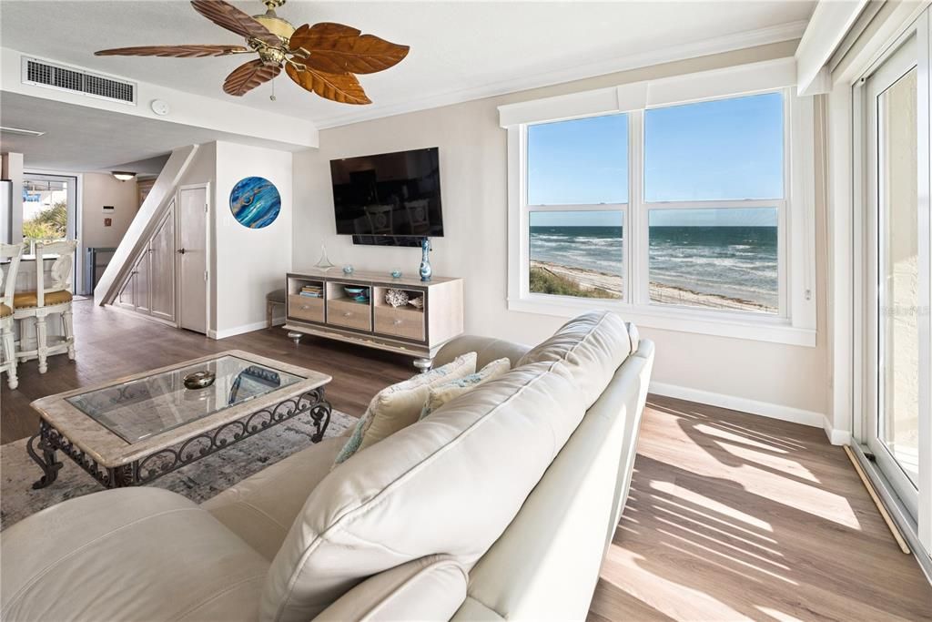 For Sale: $989,750 (2 beds, 2 baths, 1008 Square Feet)