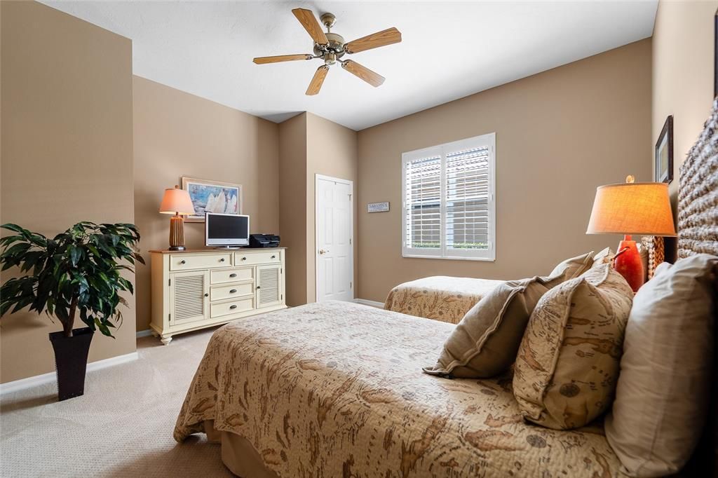 待售: $725,000 (3 贝兹, 2 浴室, 2377 平方英尺)