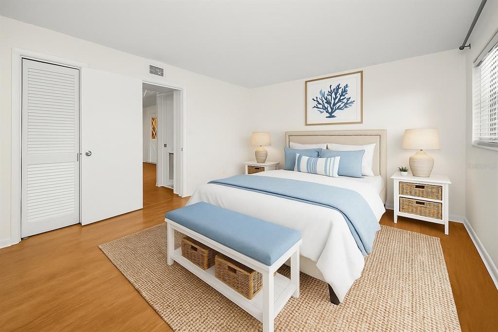 Под контрактом: $169,000 (1 спален, 1 ванн, 814 Квадратных фут)